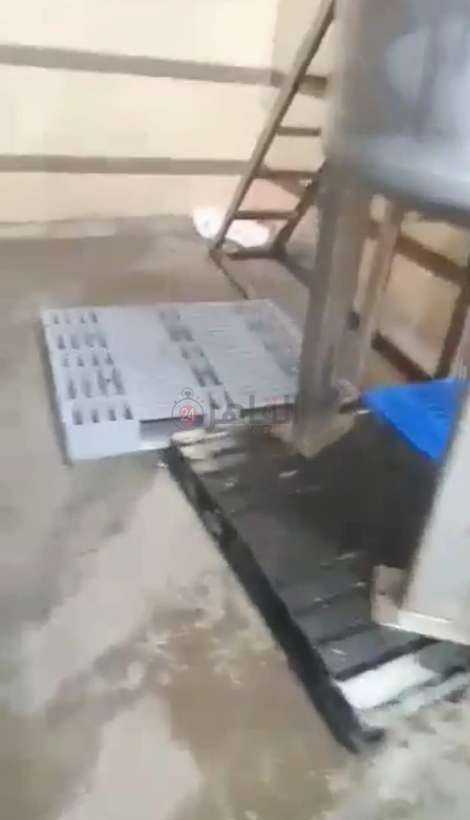 مكان نقل جثة المتوفى بعيدًا عن مكان الاعتداء عليه وصعقه بالمصنع