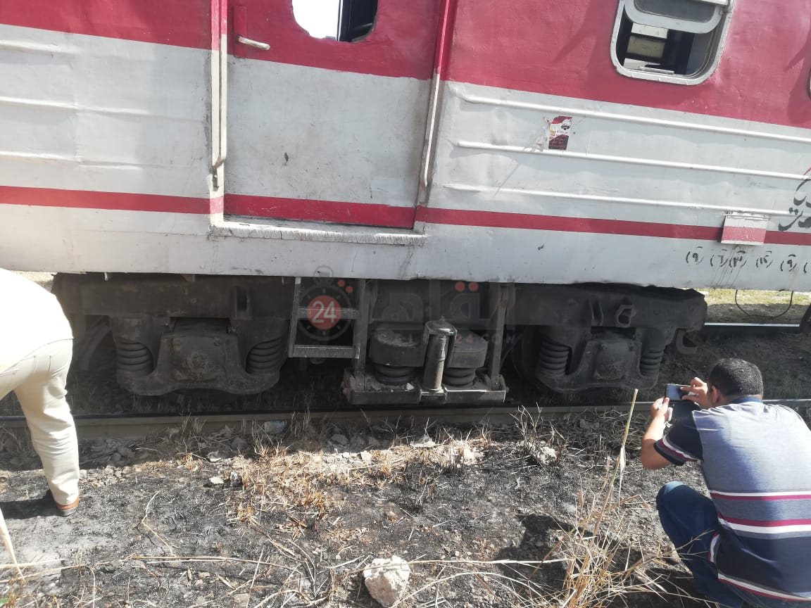 خروج قطار عن القضبان بكفر الشيخ 