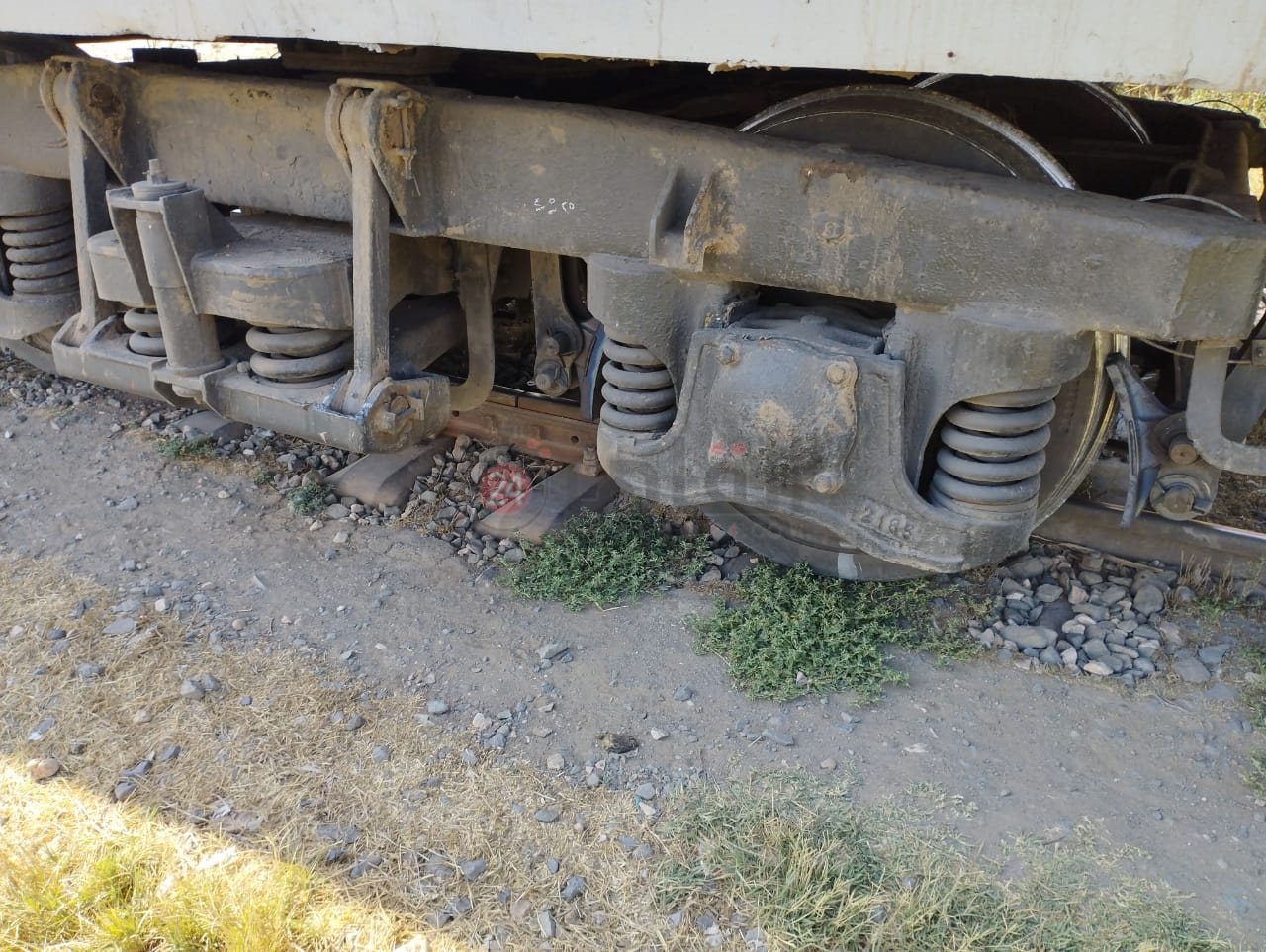 خروج قطار عن القضبان بكفر الشيخ 