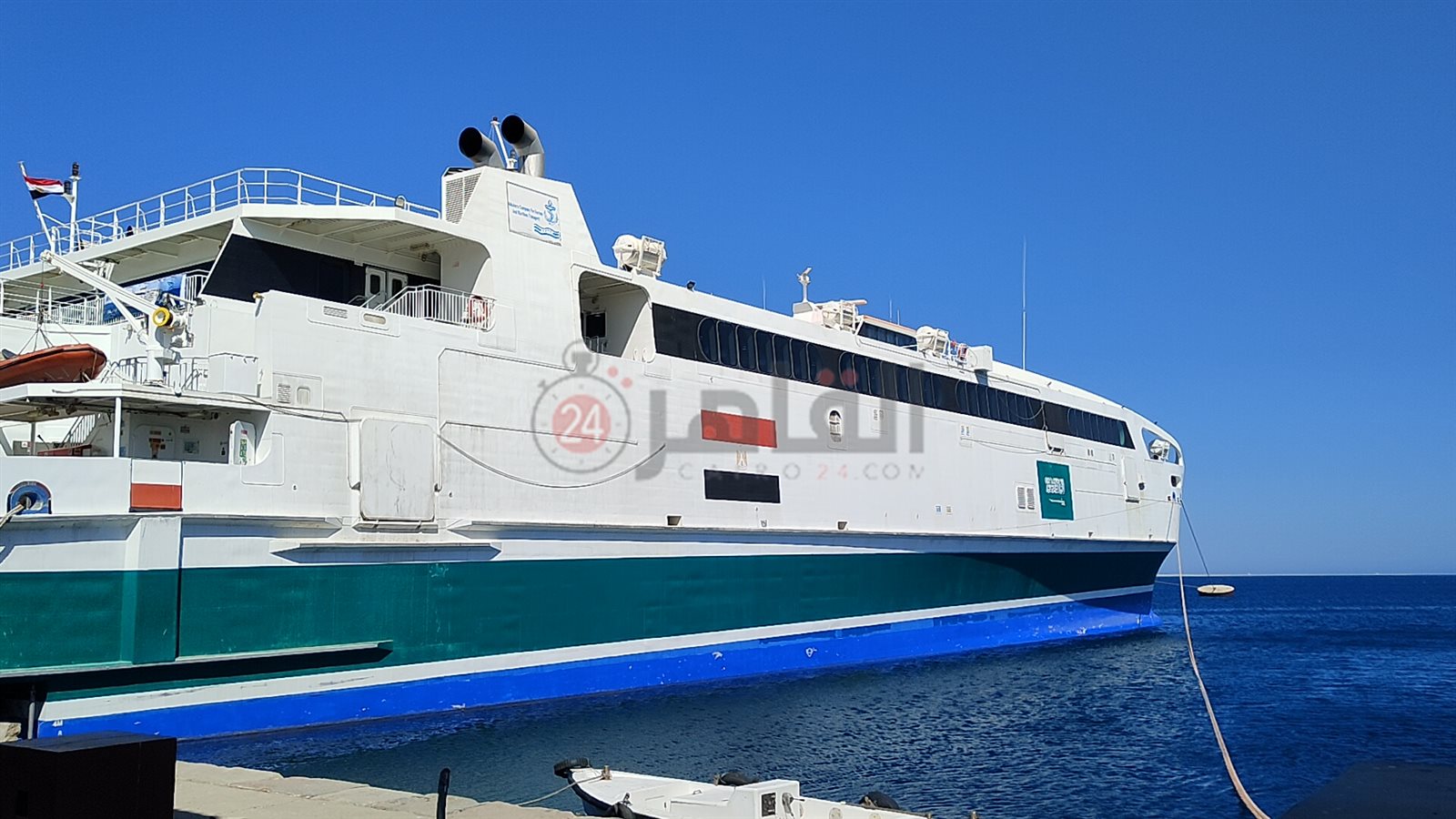 العبارة الرياض تغادر ميناء سفاجا البحري