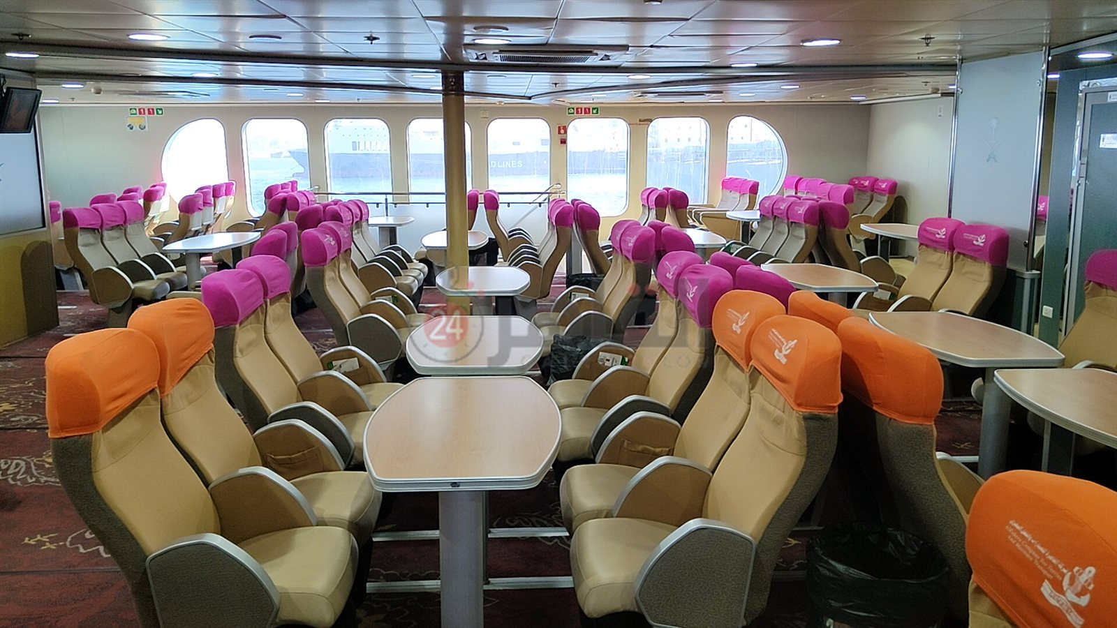 العبارة الرياض تغادر ميناء سفاجا البحري