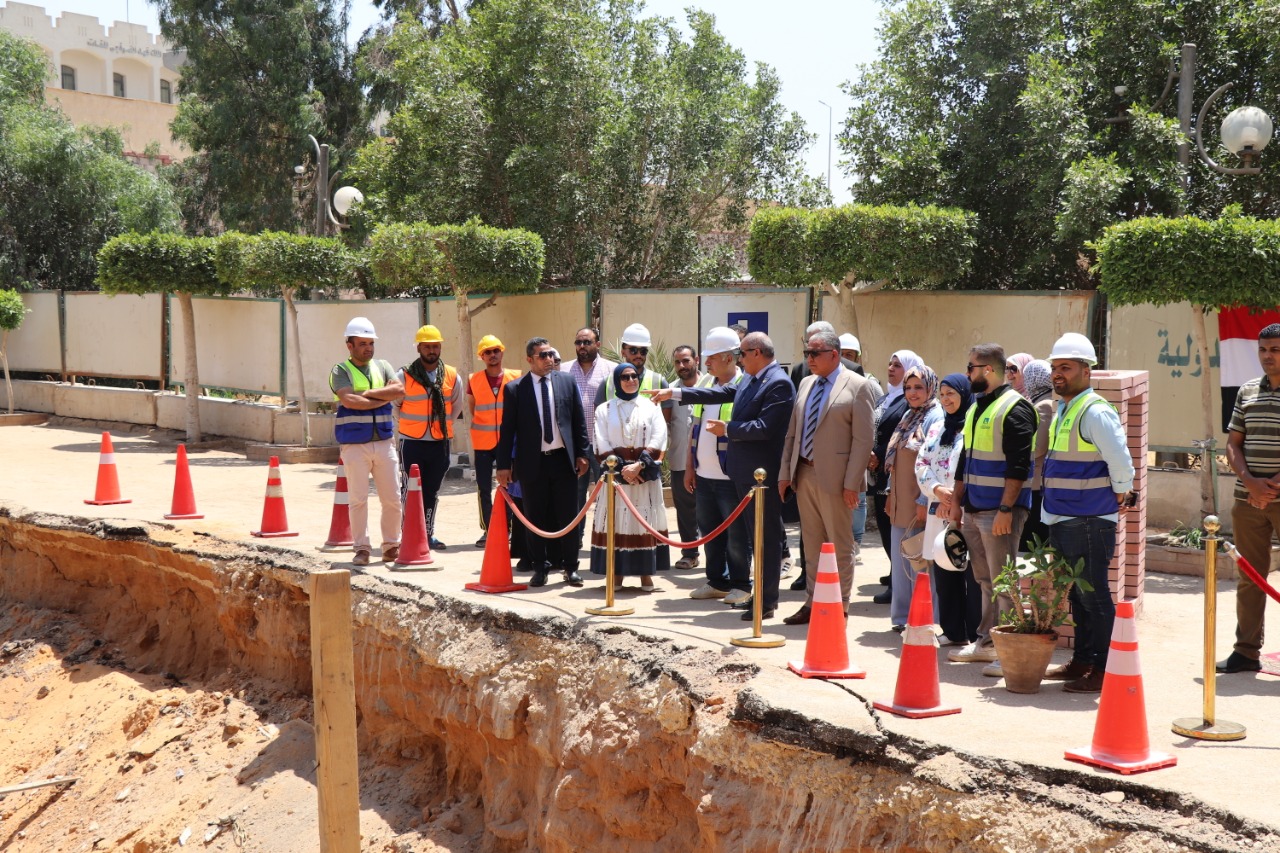 رئيس جامعة الأزهر يضع حجر الأساس للمبنى الجديد