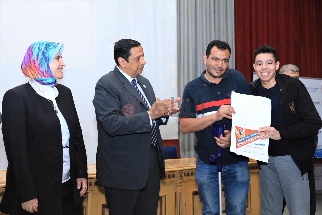 التعليم تكرم الفائزين بمسابقة مايكروسوفت (5)