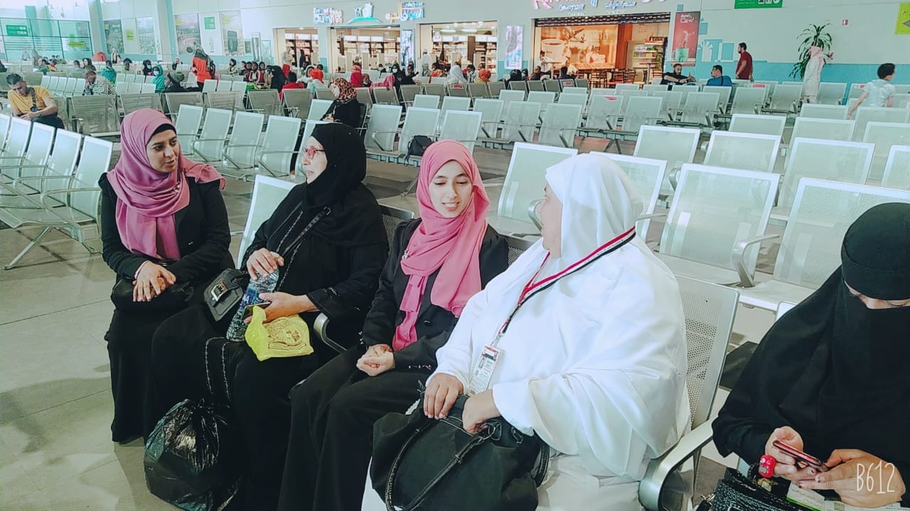 واعظات الأزهر تستقبل الحجاج في مطار القاهرة 