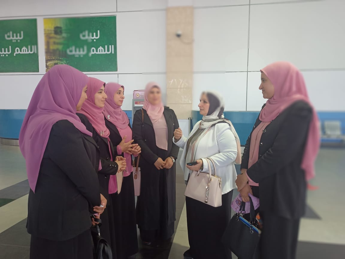 واعظات الأزهر تستقبل الحجاج في مطار القاهرة 