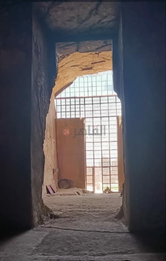 الانتهاء من اناره منطقه مقابر الجبل الغربي بأسيوط (6)