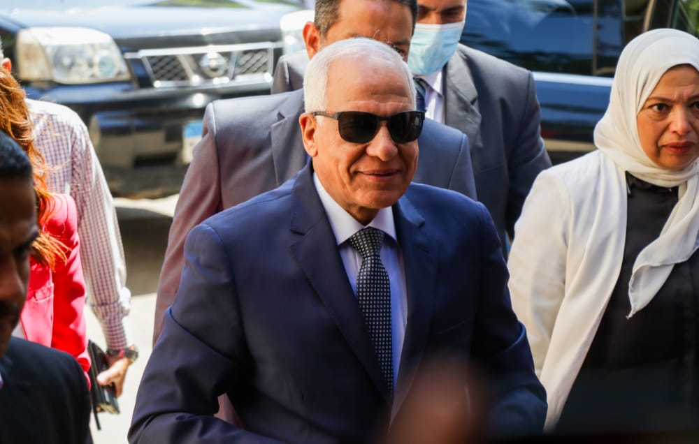 محافظ الجيزة يتفقد امتحانات الثانوية العامة (1)