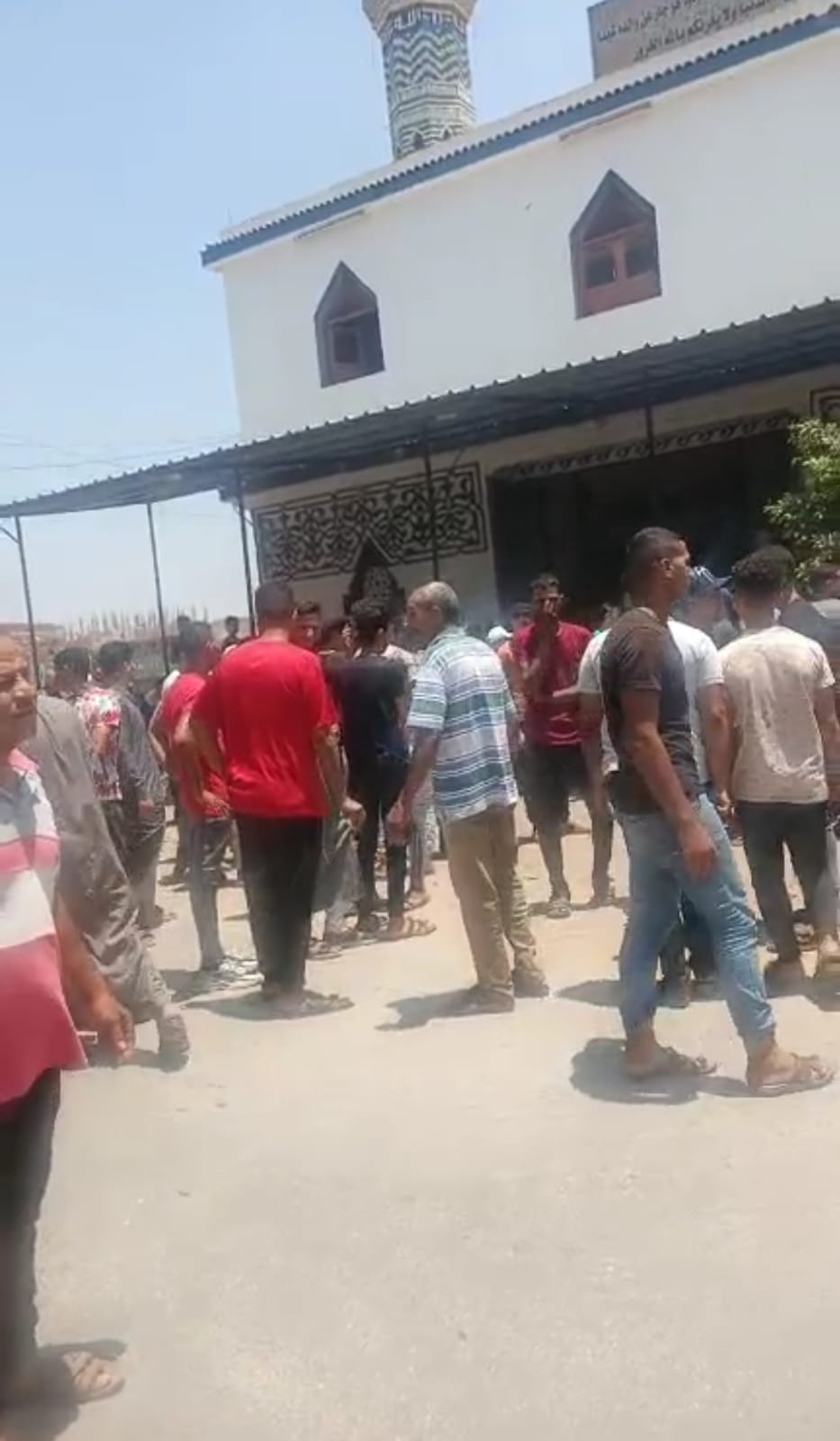 جنازة شاب توفى على يد نجل عمه بالشرقية 01