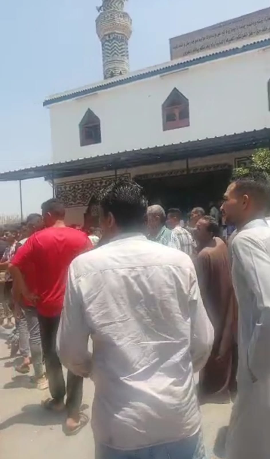 جنازة شاب توفى على يد نجل عمه بالشرقية 03