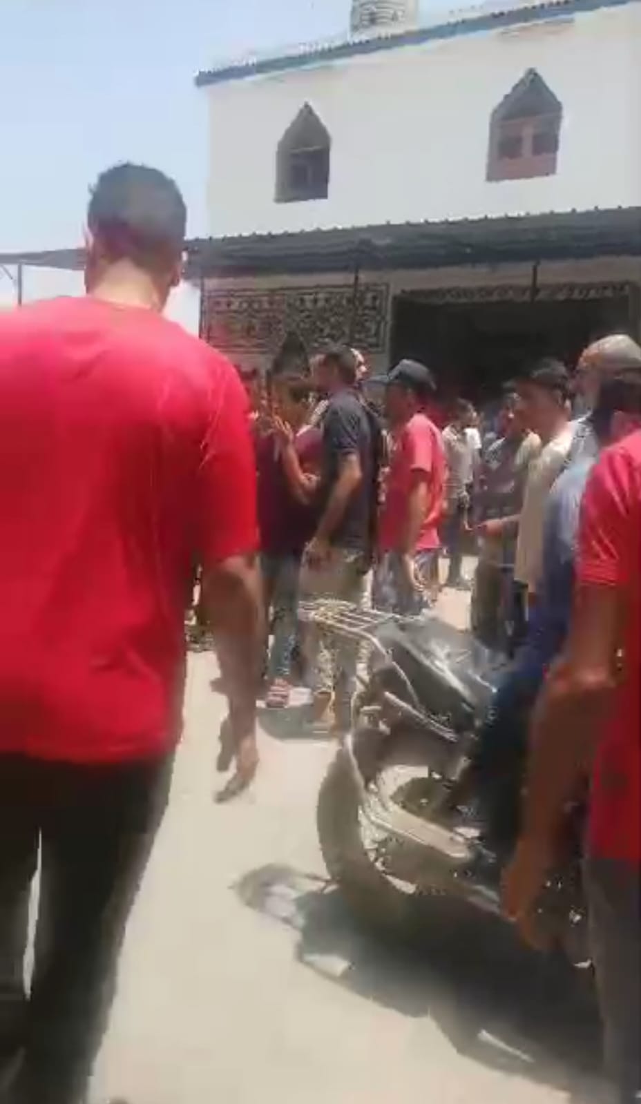 جنازة شاب توفى على يد نجل عمه بالشرقية 04