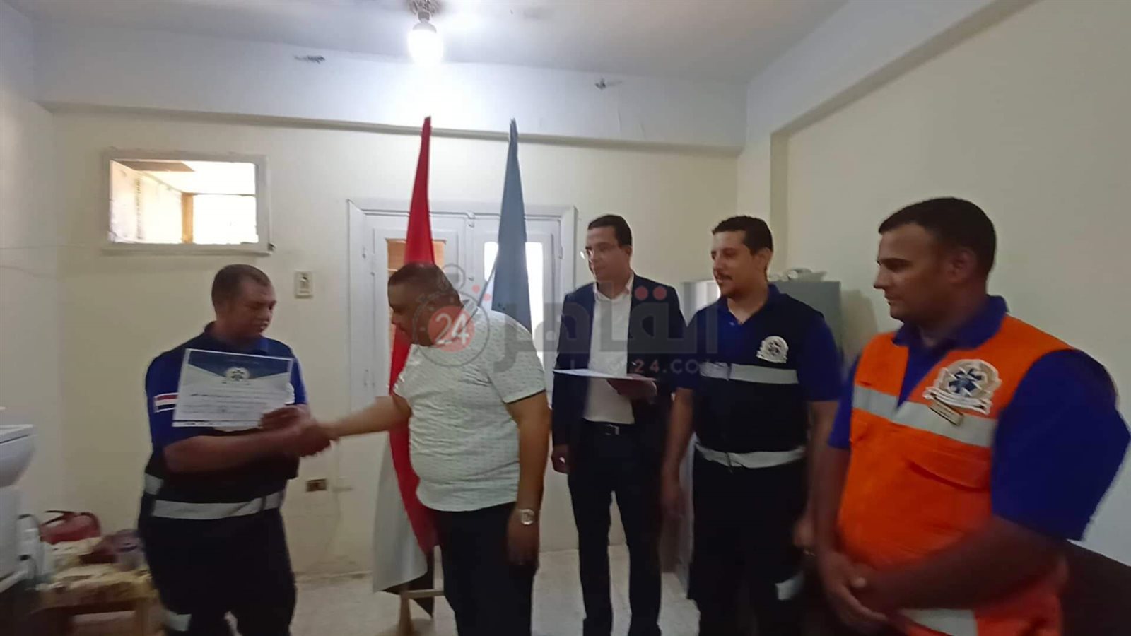 تكريم رجلا الإسعاف بالأقصر 