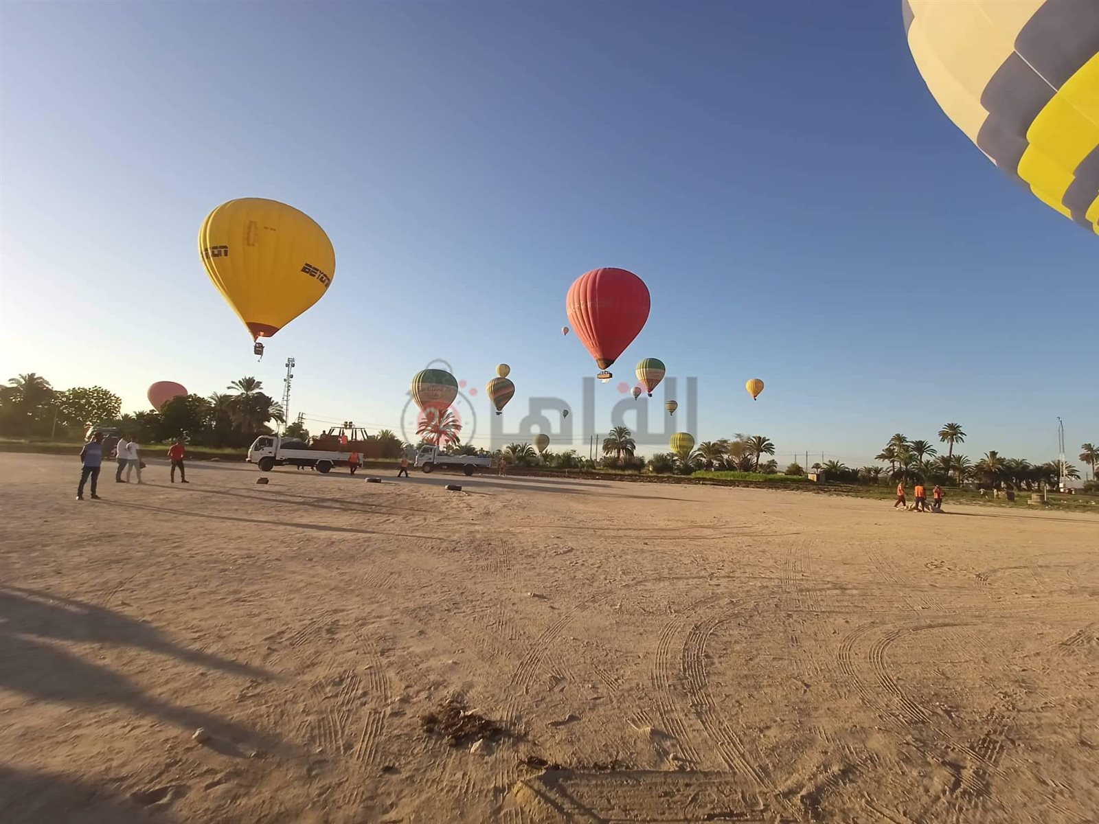 البالون الطائر بالأقصر