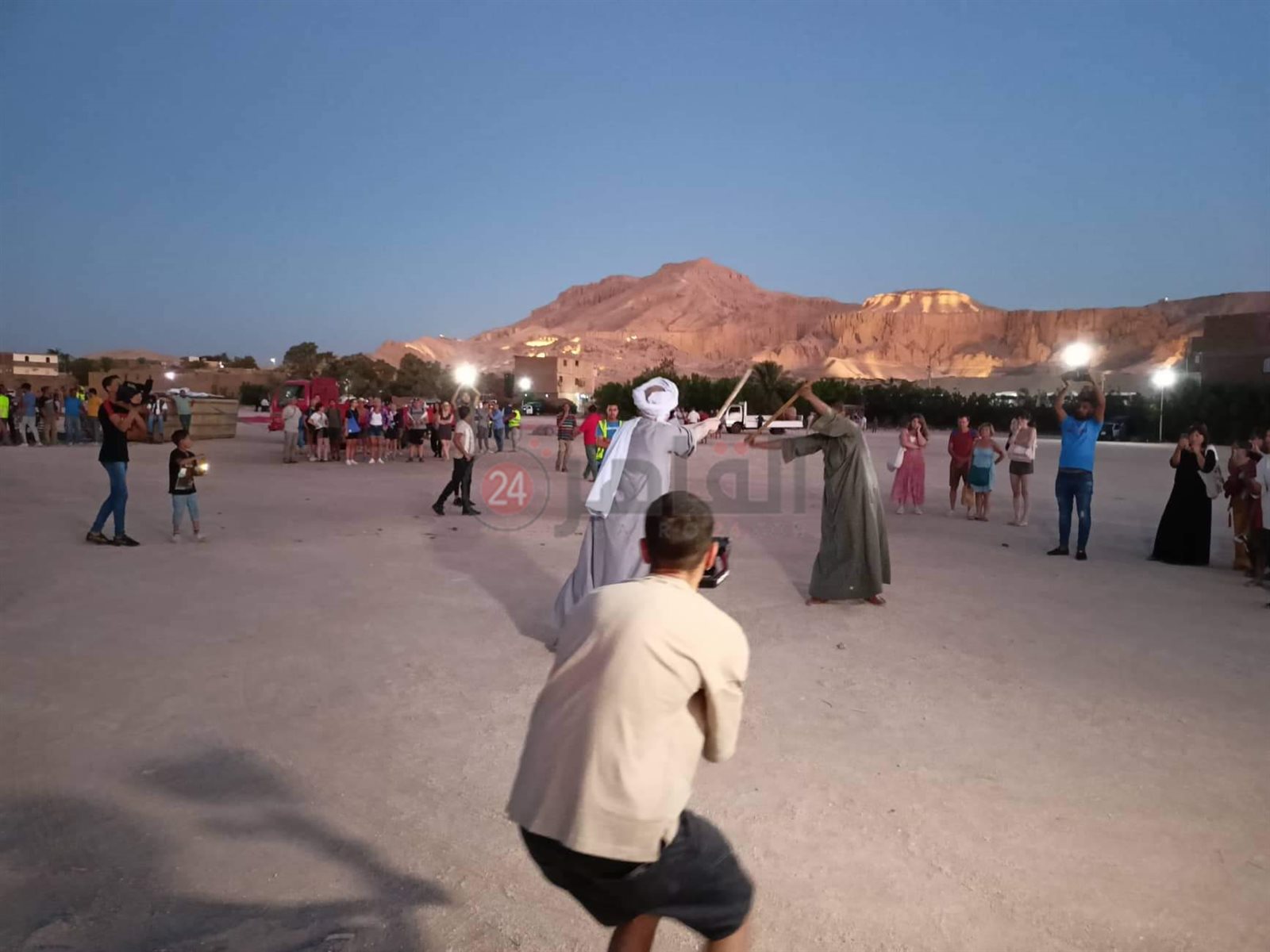 البالون الطائر بالأقصر