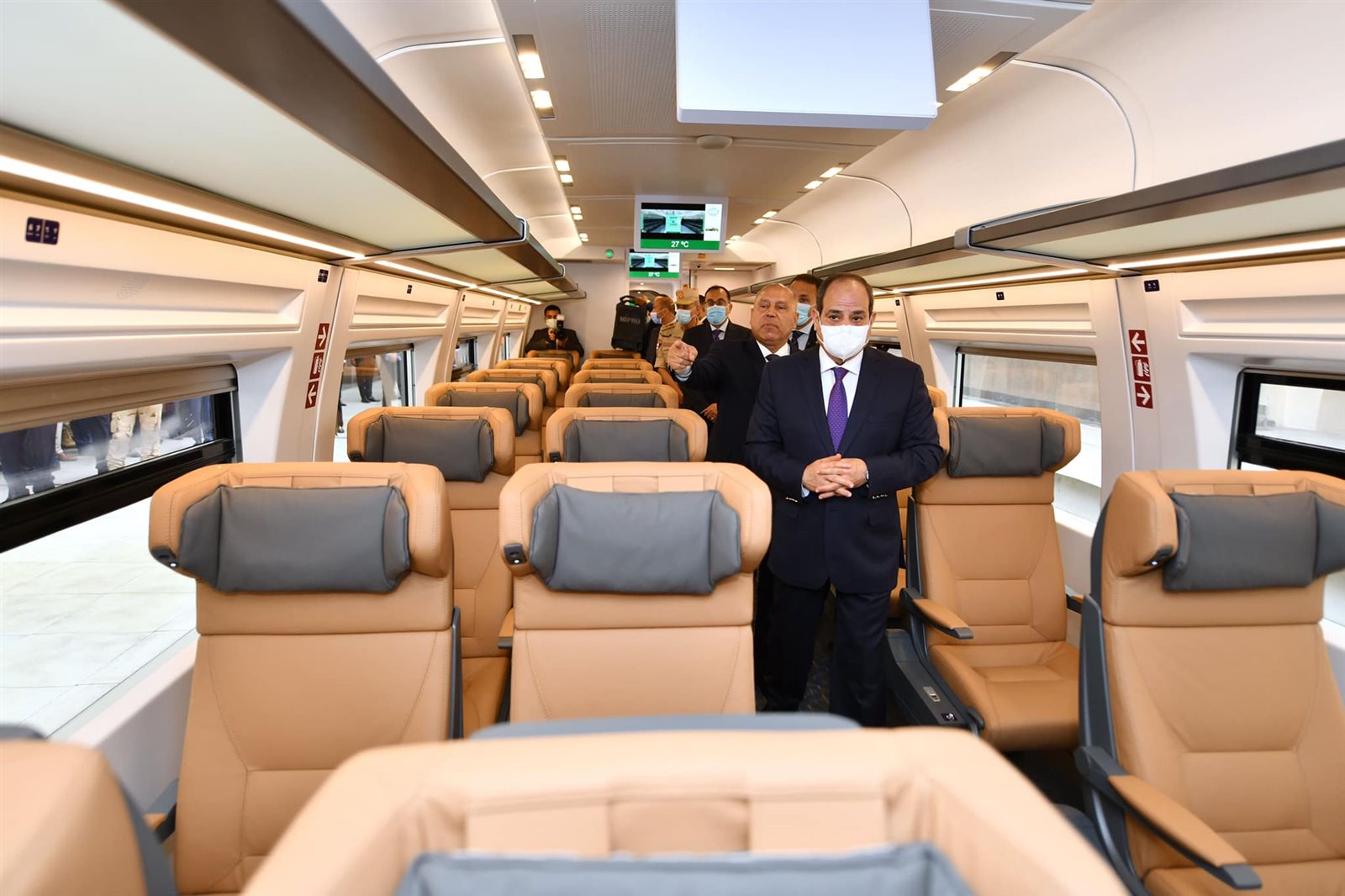 الرئيس السيسي يفتتح محطة عدلى منصور 