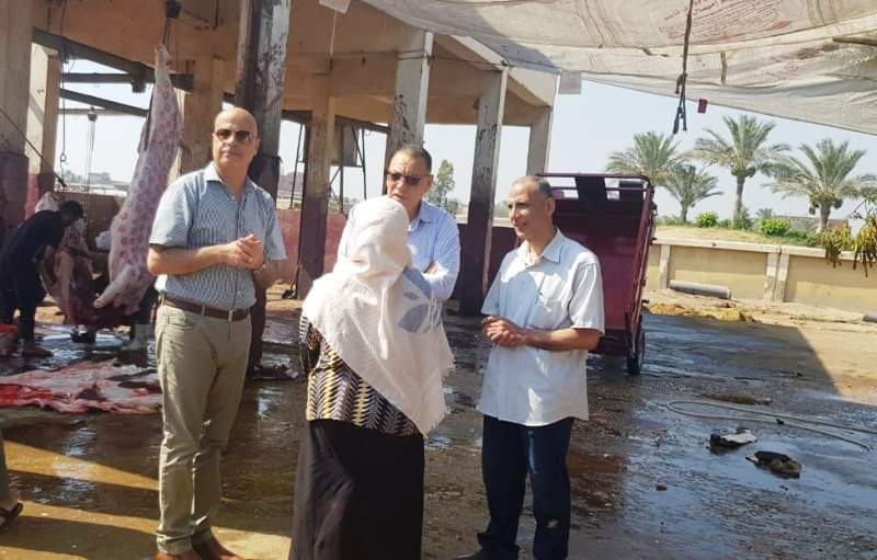 محافظ الشرقية يتفقد مجزر القرين 02