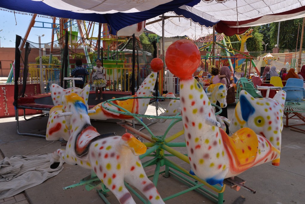 إقبال المواطنين على الحدائق والمتنزهات بأسيوط 