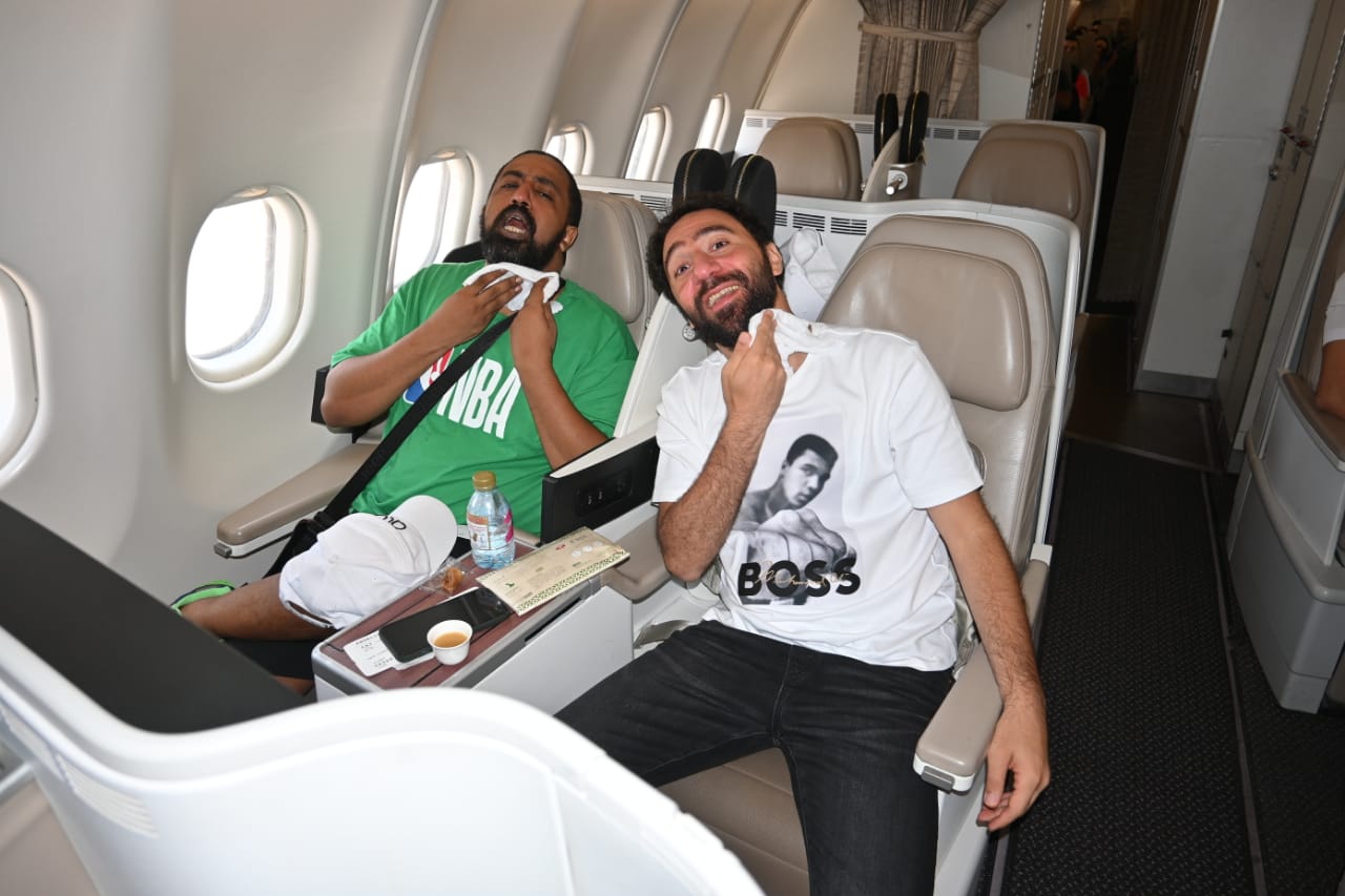 أبطال مسرحية عائلة تس (1)