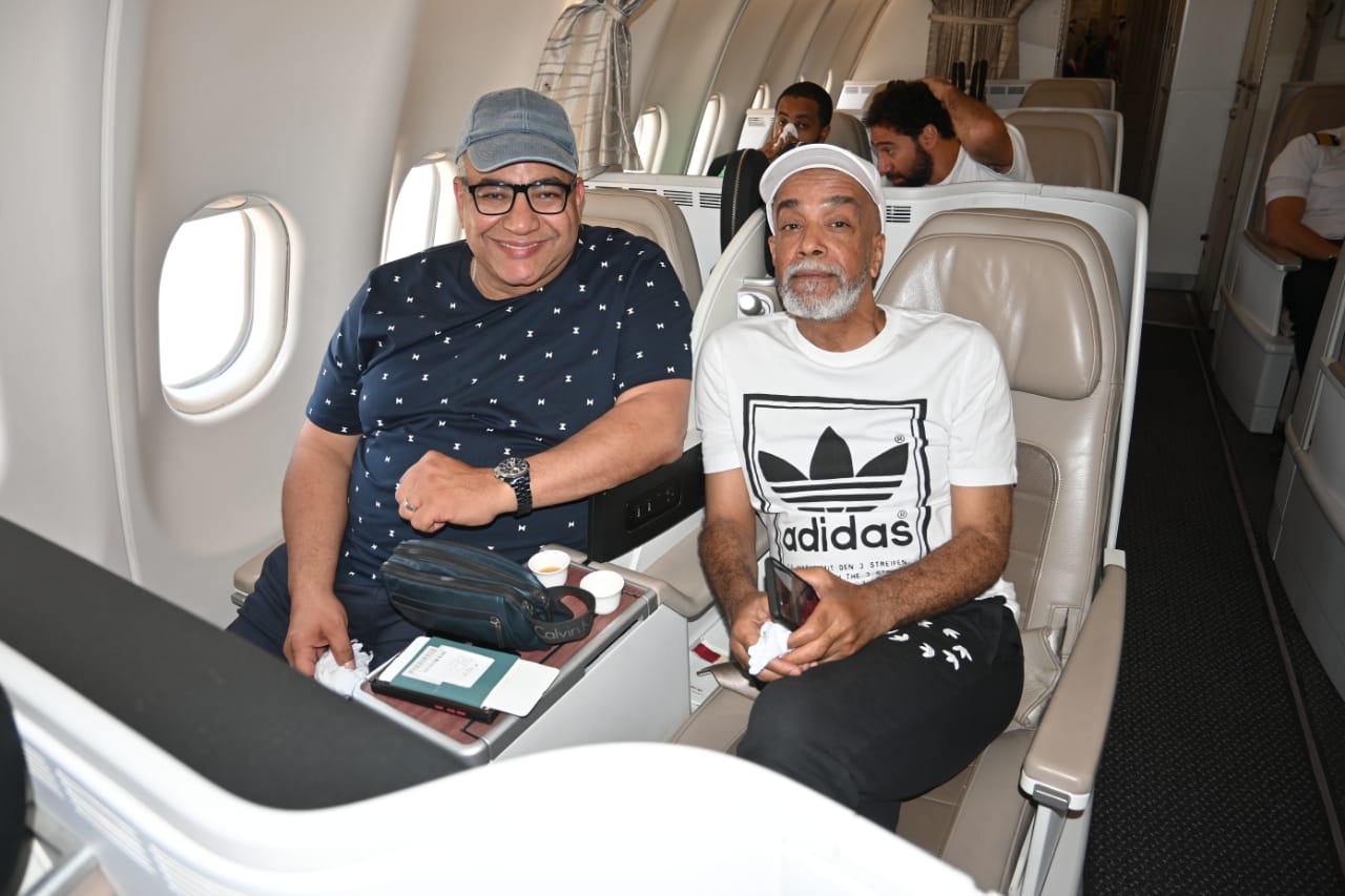 أبطال مسرحية عائلة تس (2)