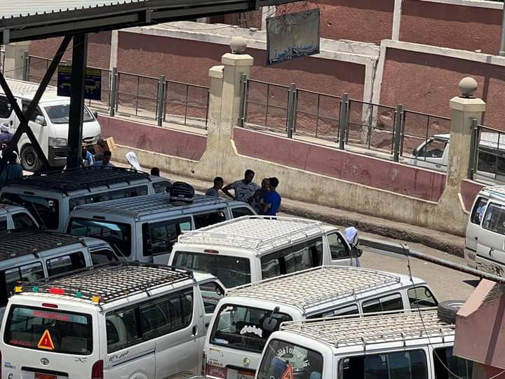 الهدوء يسيطر على مواقف أسيوط