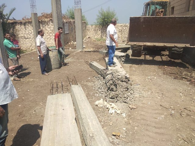 إزالة تعديات على الأراضي بالشرقية 03