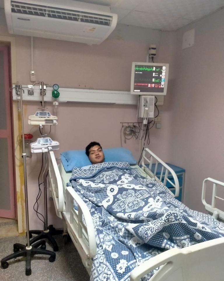 الشاب داخل مستشفى الزقازيق الجامعي 02