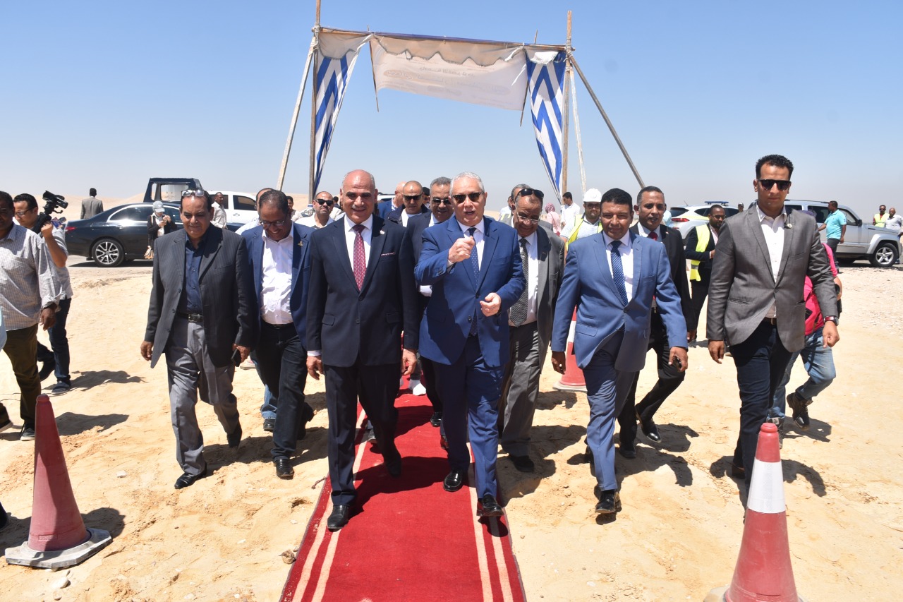 وضع حجر الأساس لإنشاء جامعة الأقصر والمستشفى الجامعي