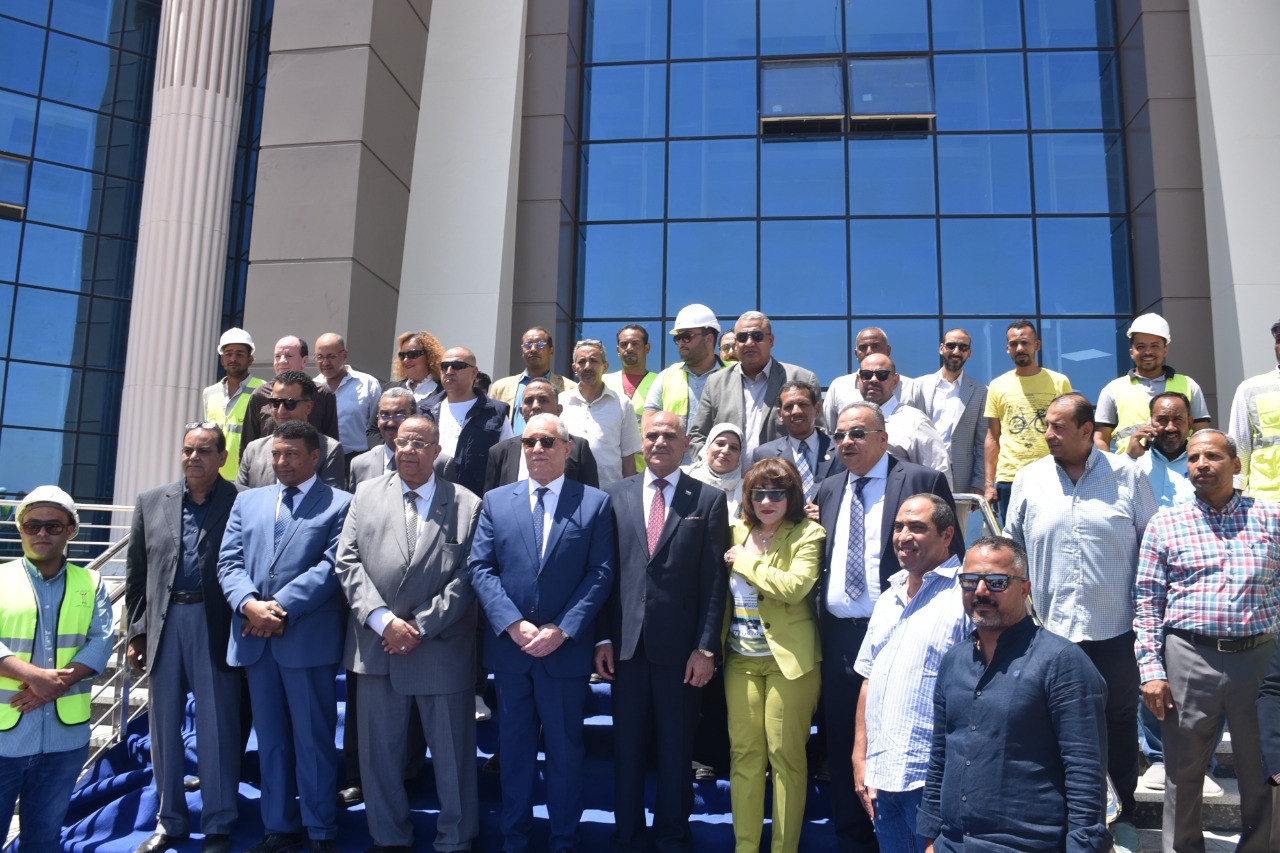 كليات جامعة الأقصر الجديدة 