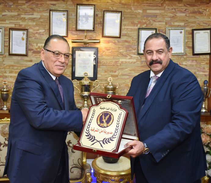 مدير أمن الشرقية الجديد والمحافظ 02