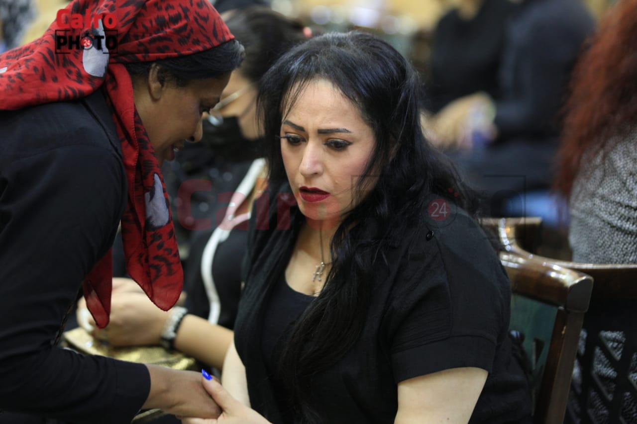 عزاء الفنانة رجاء حسين (3)