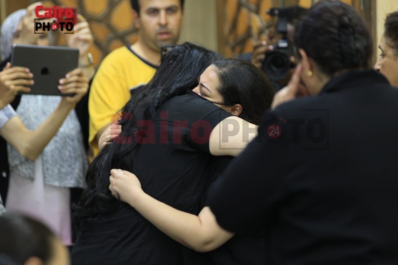 عزاء الفنانة رجاء حسين (14)