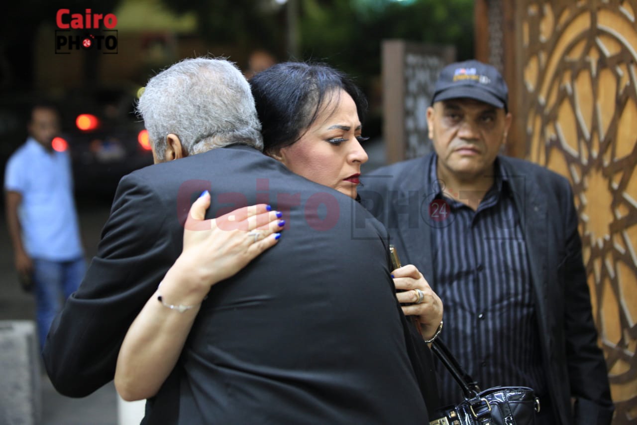 عزاء الفنانة رجاء حسين (17)