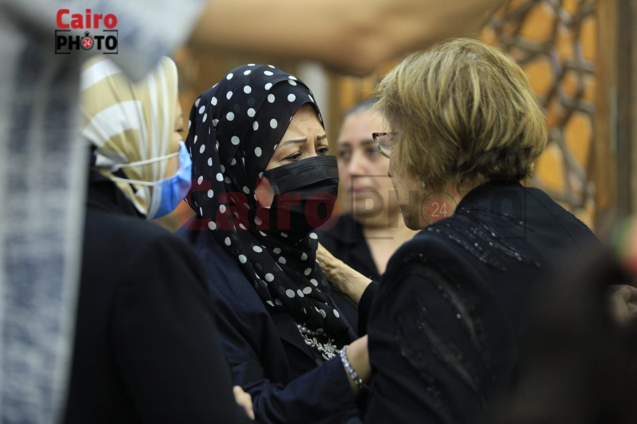 عزاء الفنانة رجاء حسين (31)