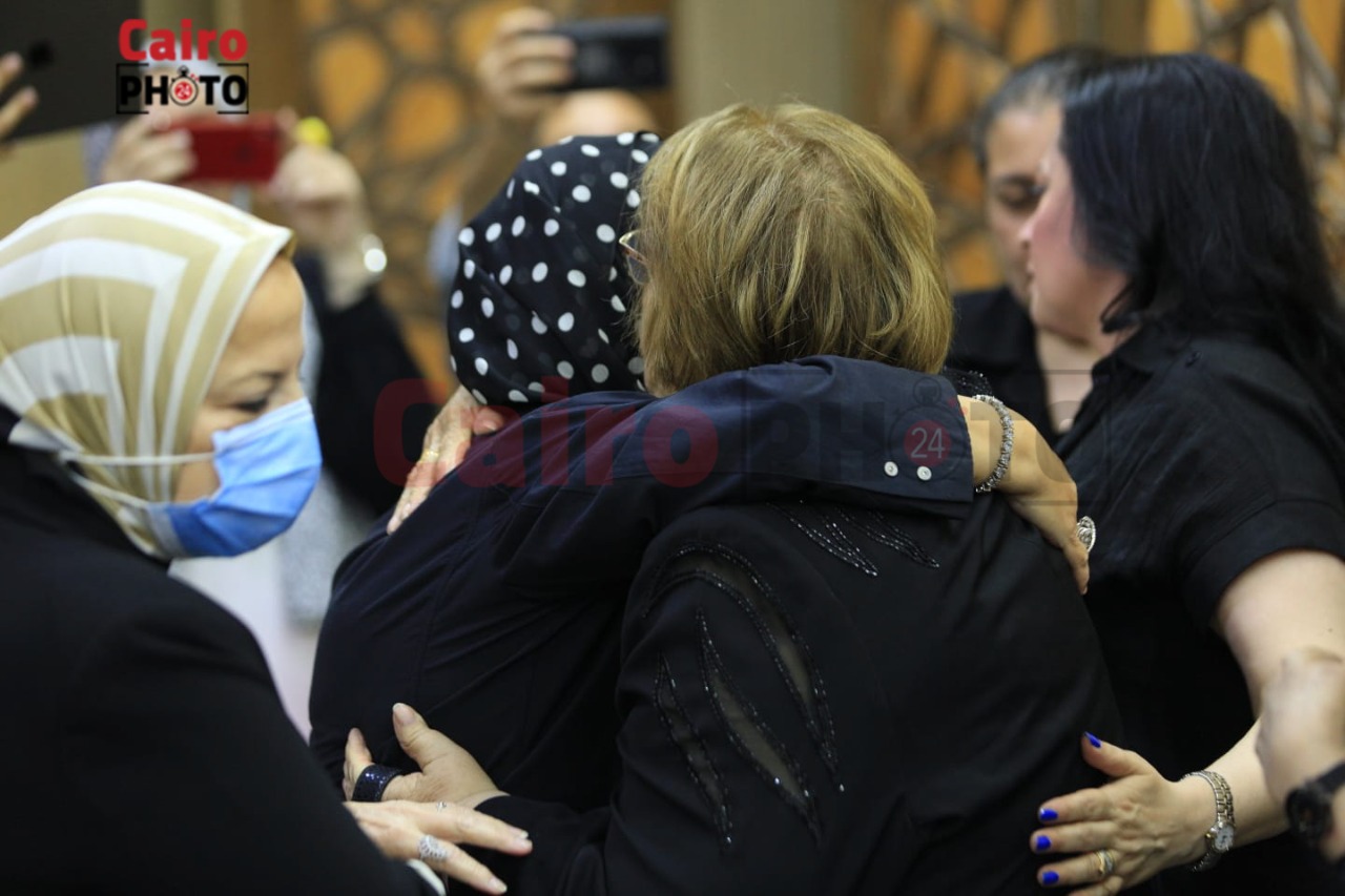 عزاء الفنانة رجاء حسين (34)