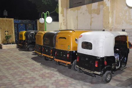 مصادرة مركبات توك توك مخالفة بالشرقية 01