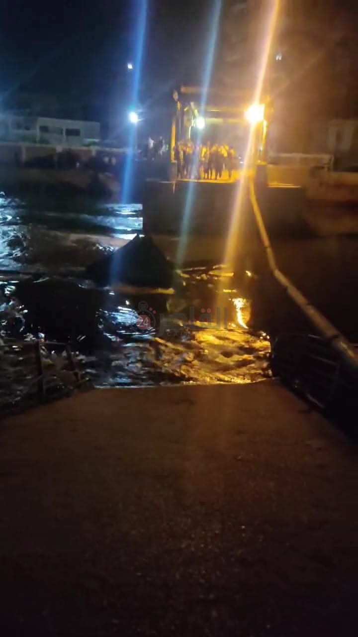 انهيار كوبري مشاه فوق ترعة بالشرقية 05