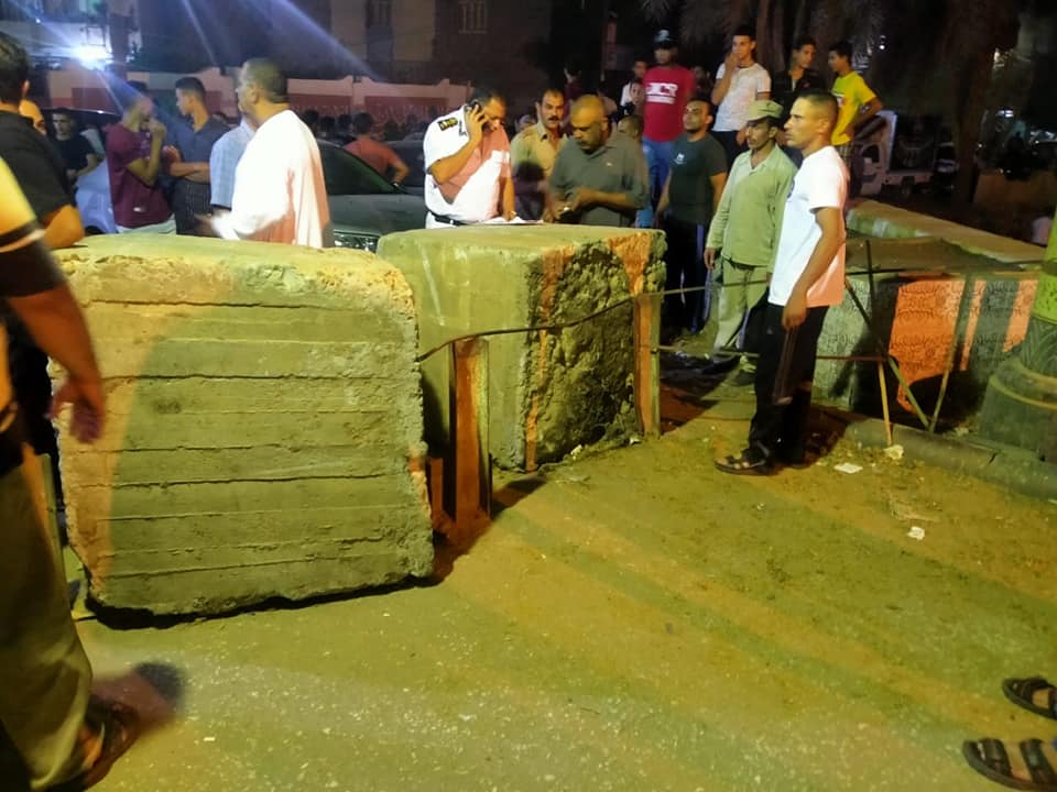 موقع انهيار كوبري مشاه في ترعة بالشرقية 05