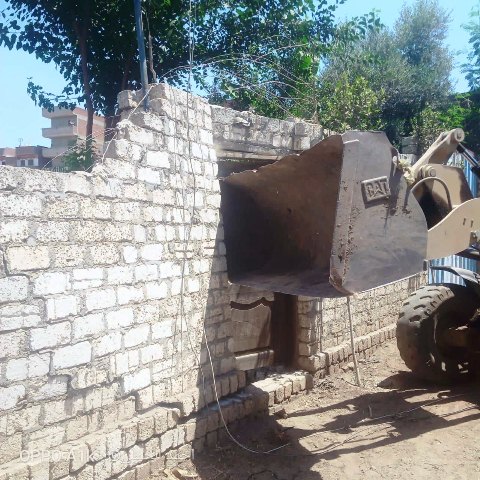 إزالة تعديات على الأراضي بالشرقية 05