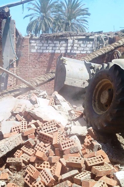 إزالة تعديات على الأراضي بالشرقية 06