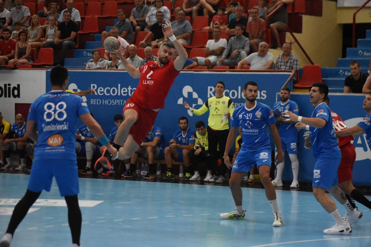 يد الأهلي (4)