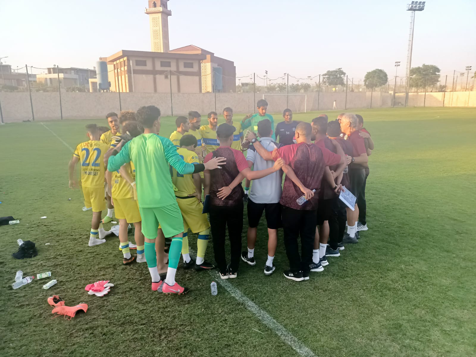 لافيينا والمصرية للاتصالات (4)