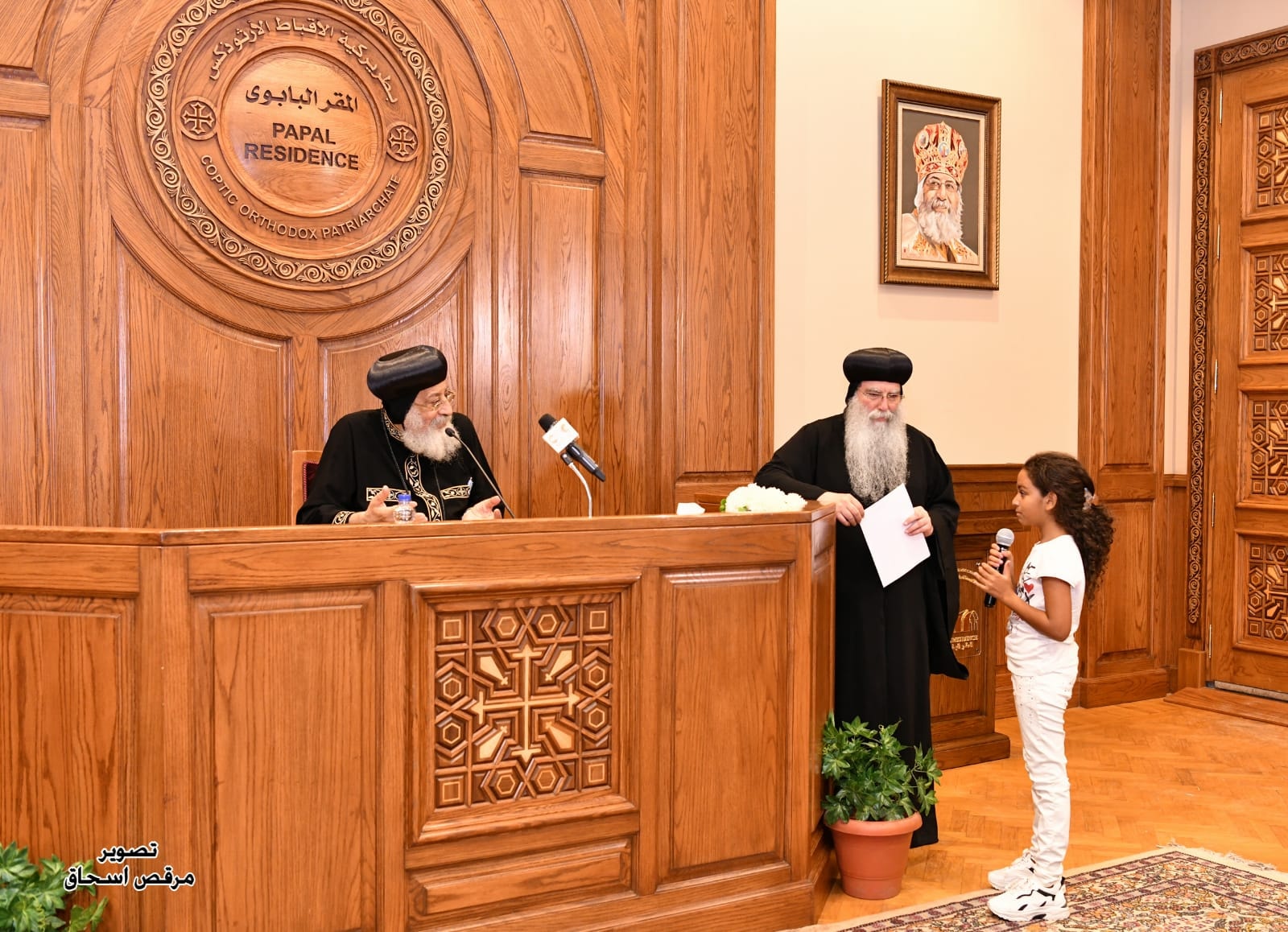  البابا خلال استقباله أسر المنتقلين في حادث كنيسة إمبابة