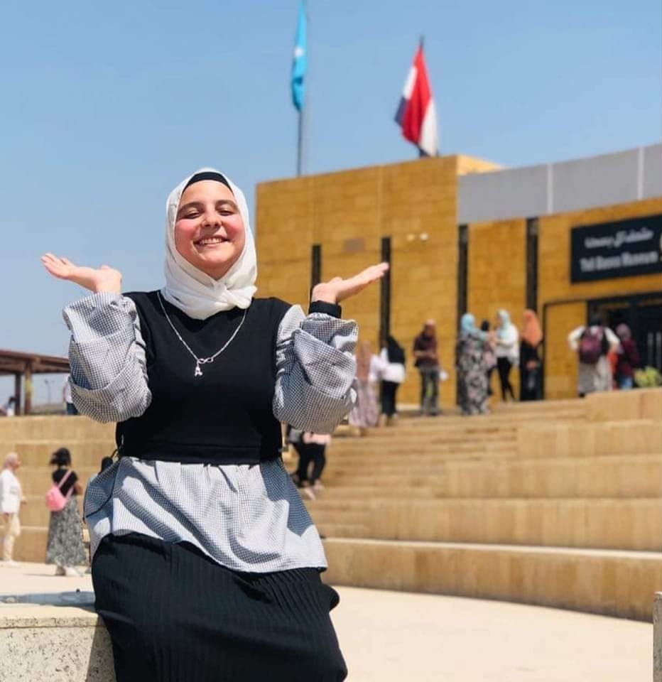 الطالبة إيمان