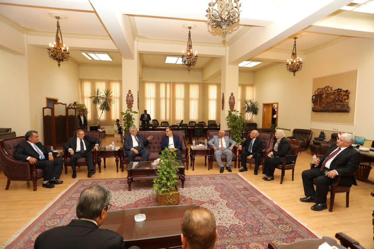 زيارة مستشار الرئيس لجامعة الزقازيق 07