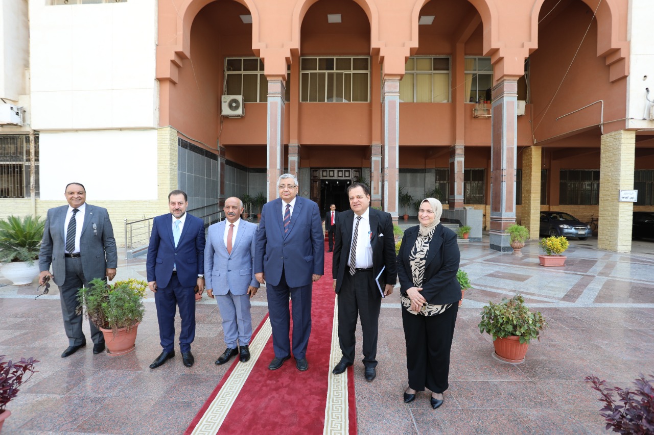 زيارة مستشار الرئيس لجامعة الزقازيق 08