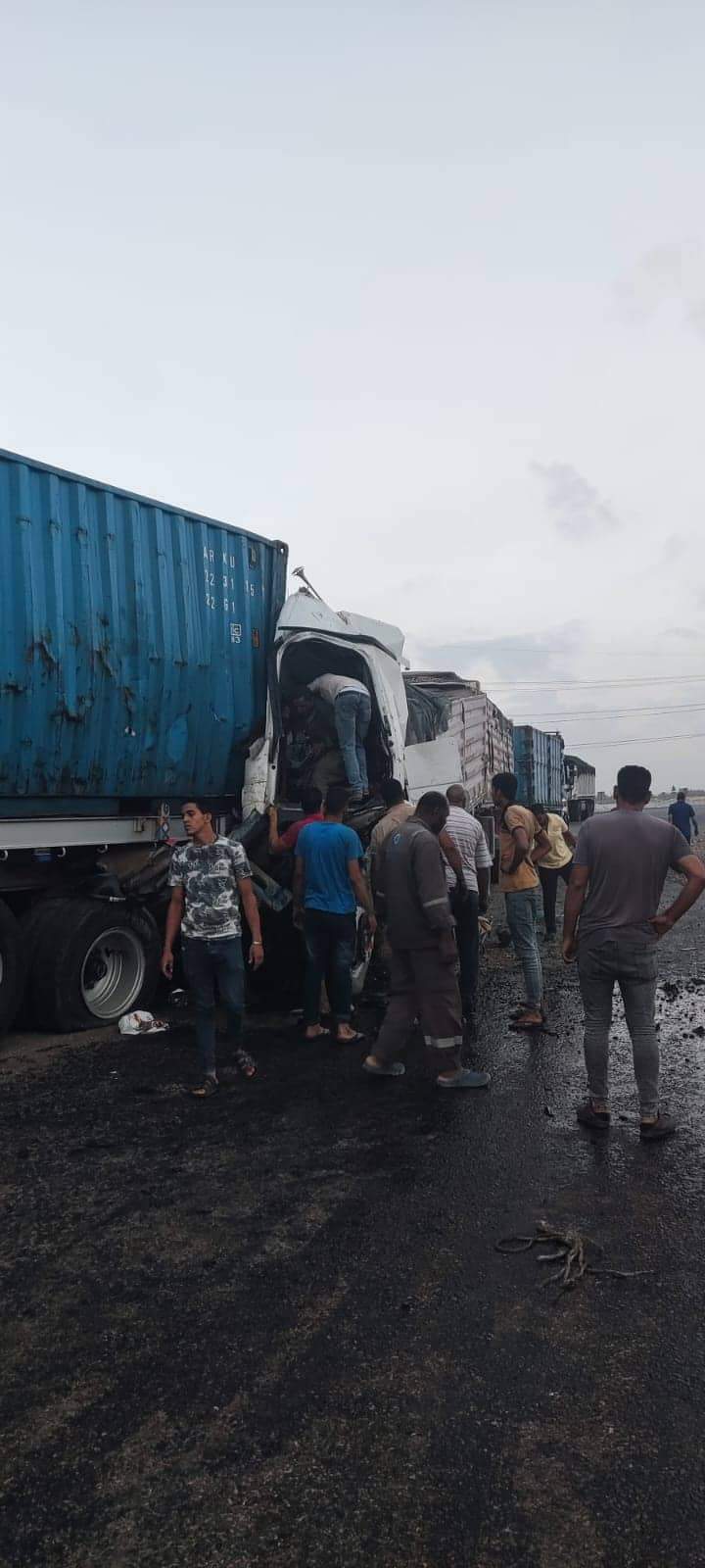 تصادم مقطورتين أعلى الطريق الإقليمي بالشرقية