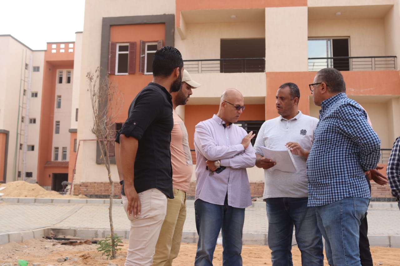 رئيس العاشر من رمضان يتفقد سكن كل المصريين 03