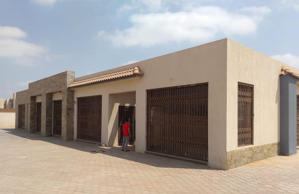 طرح محلات تجارية وصيدليات للبيع في مزاد علني 04