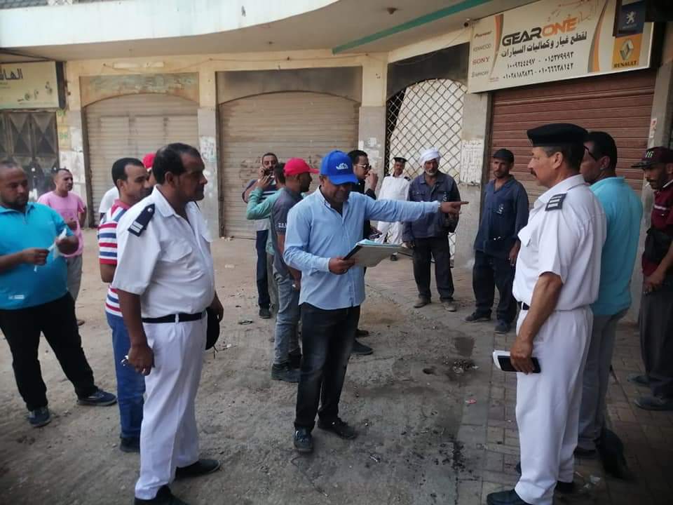 غلق محال مخالفة بالعاشر من رمضان