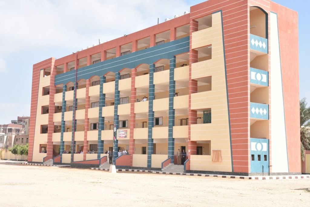 افتتاح المدرسة الفنية التجارية المتقدمة بالزقازيق 03