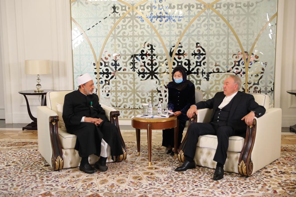     شيخ الأزهر والرئيس السابق لكازاخستان نور سلطان 
